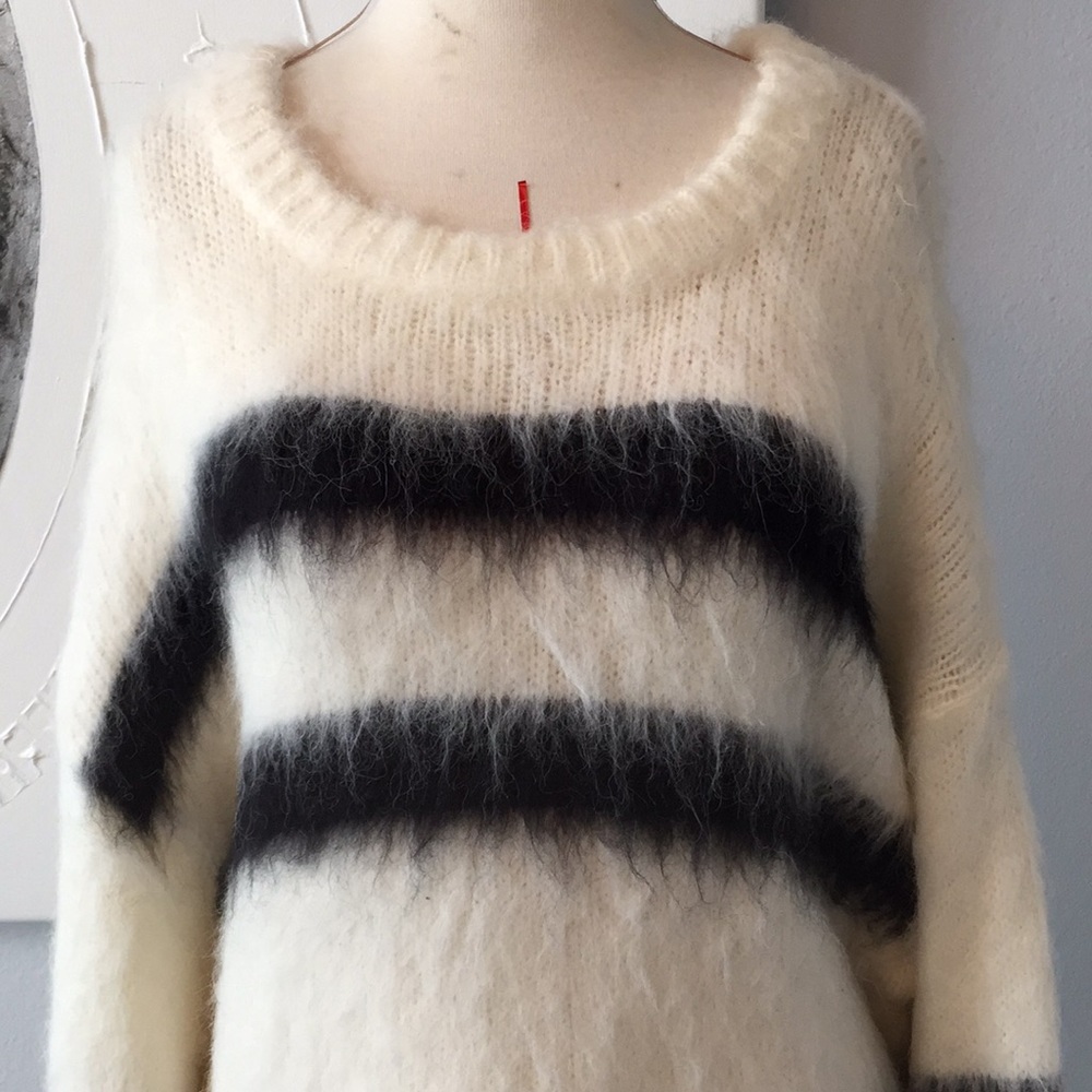 H&M Oversized Fuzzy Sweater - image 4